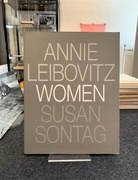 ANNIE LEIBOVITZ/ SUSAN SONTAG. WOMEN