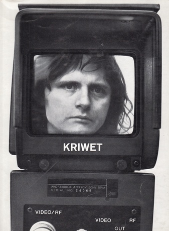 Kriwet. Mitmedien. Württemberg. Kunstverein Stuttgart, 13.11. 1975-7.12.1975/ Arbeiten 1960-1975. Kunstverein für die Rheinlande und Westfalen, Düsseldorf, 21.11.1975-18.1.1976. WIDMUNGSEXEMPLAR