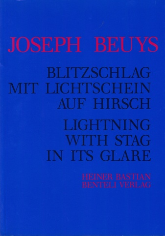 Blitzschlag mit Lichtschein auf Hirsch/ Lightning with Stag in its Glare