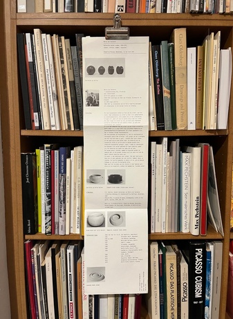 Maria van Kesteren. Gedraaide houten vormen, 1969-1975 (dozen, schalen, kommen, objecten). Stedelijk Museum. Amsterdam 1/3 tm 13/4 1975. Cat. Nr. 579