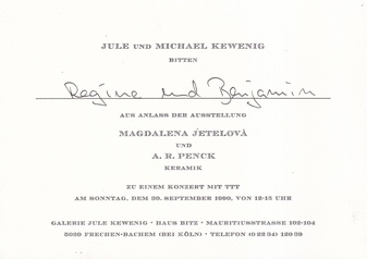 MAGDALENA JETELOVA UND A.R. PENCK. KERAMIK. Einladung zur Ausstellung und zu einem Konzert mit TTT. 30. September 1990, Galerie Jule Kewenig [invitation card/ Einladungskarte]