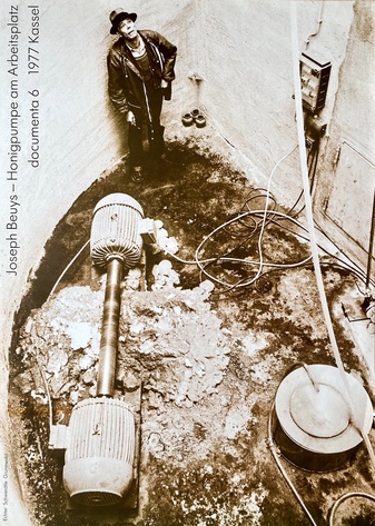 Joseph Beuys. Honigpumpe am Arbeitsplatz. documenta 6. Kassel. Plakat/ Poster