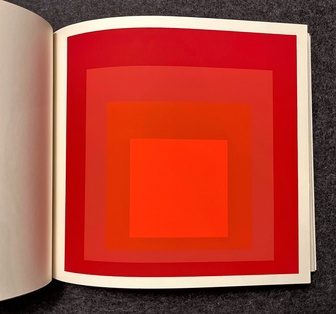 JOSEF ALBERS im Westfälischen Landesmuseum Münster. Homages to the Square als Wechselwirkung der Farbe