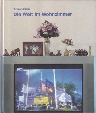 Timm Ulrichs. Die Welt im Wohnzimmer. Das Fernsehgerät als Sockel und Hausaltar